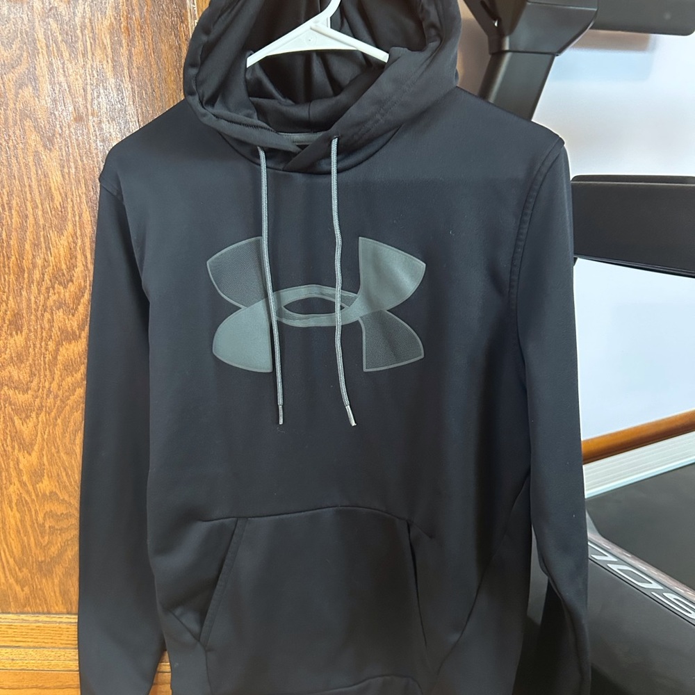 Black Coldgear Under Armour Sweatshirt